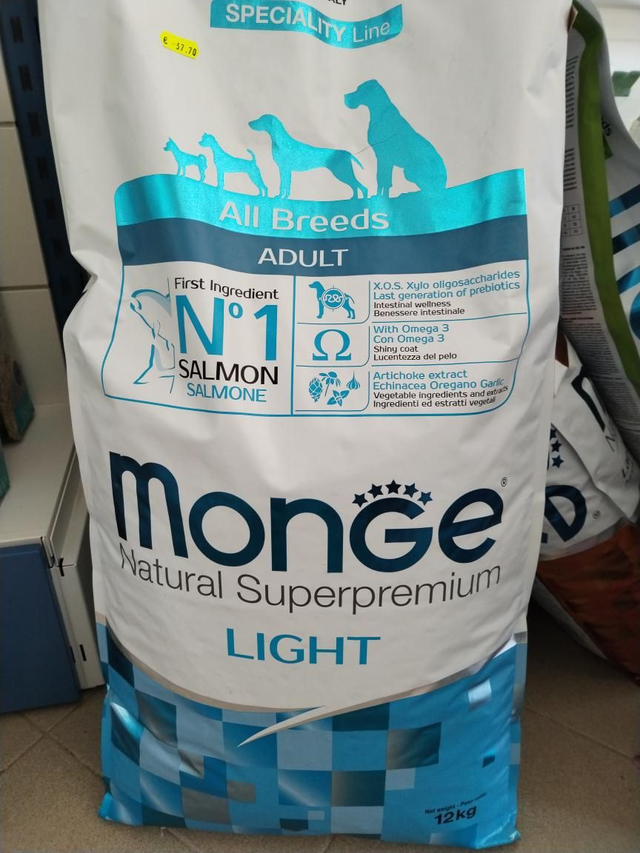 MONGE Natural Super Premium LIGHT all Breeds Adult 