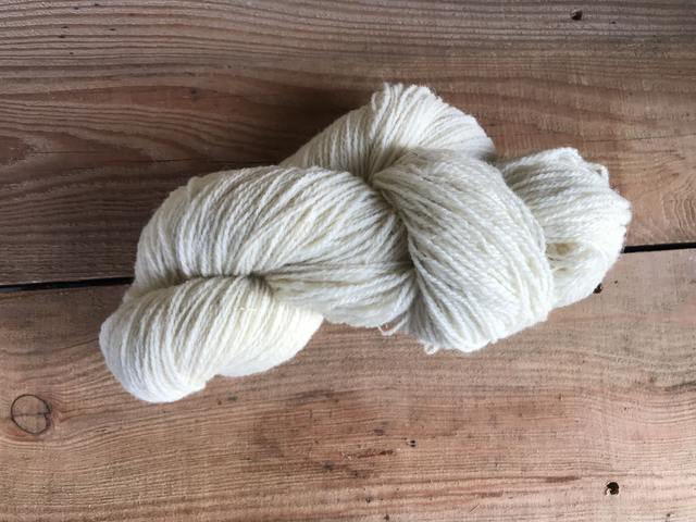 Echeveau de laine 2 brins 100g, aiguilles 3/3.5, +- 375m
