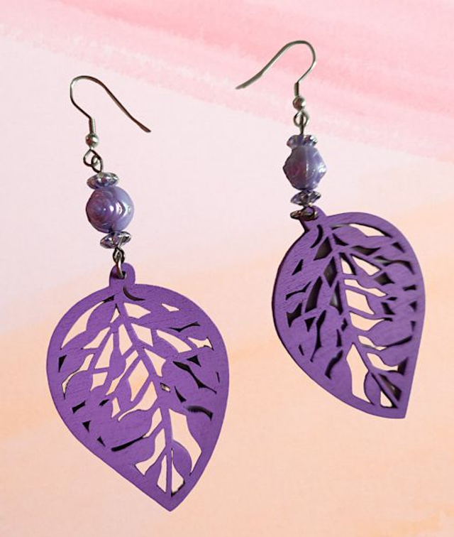 C Boucles d'oreille Feuilles Violettes