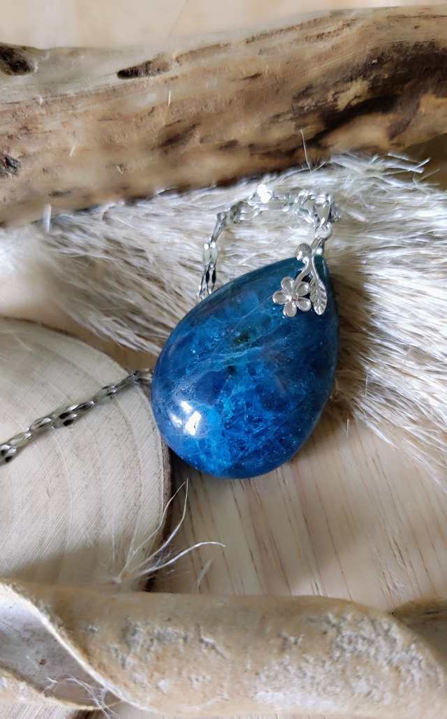Pendentif Apatite goutte