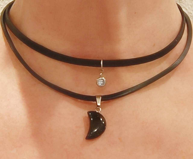 Collier en cuir double cordon Lune en pierre avec strass