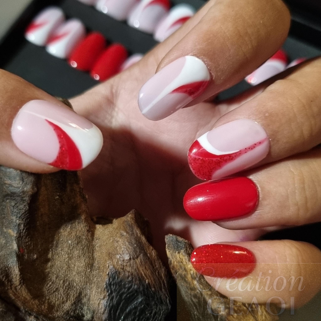 RED ARLEQUIN LITTLE OVAL S