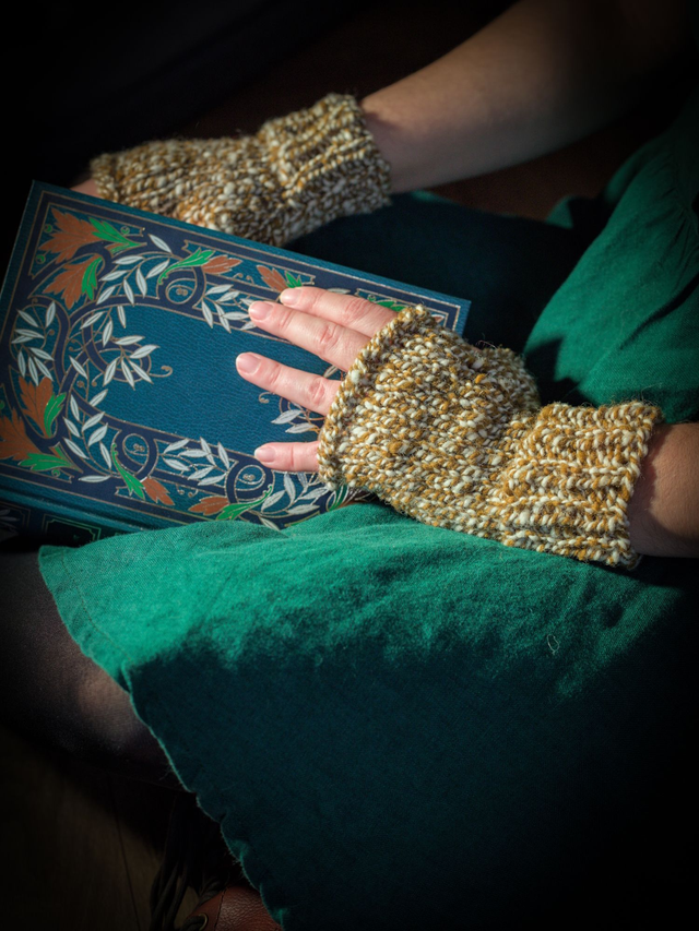 Mitaine en laine filée à la main beige et ocre