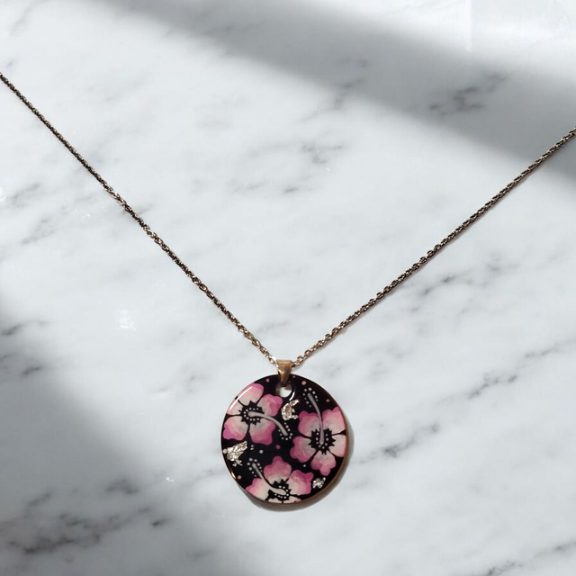 Collier dessiné Flora acier inoxydable rose