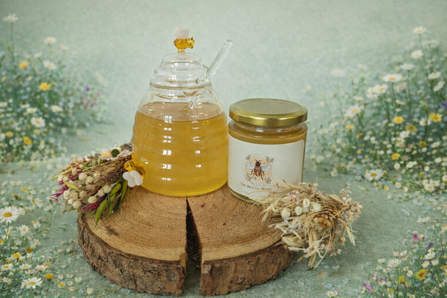 Glass Honeycomb Honey Storage Jar with Dipper &amp; Bees