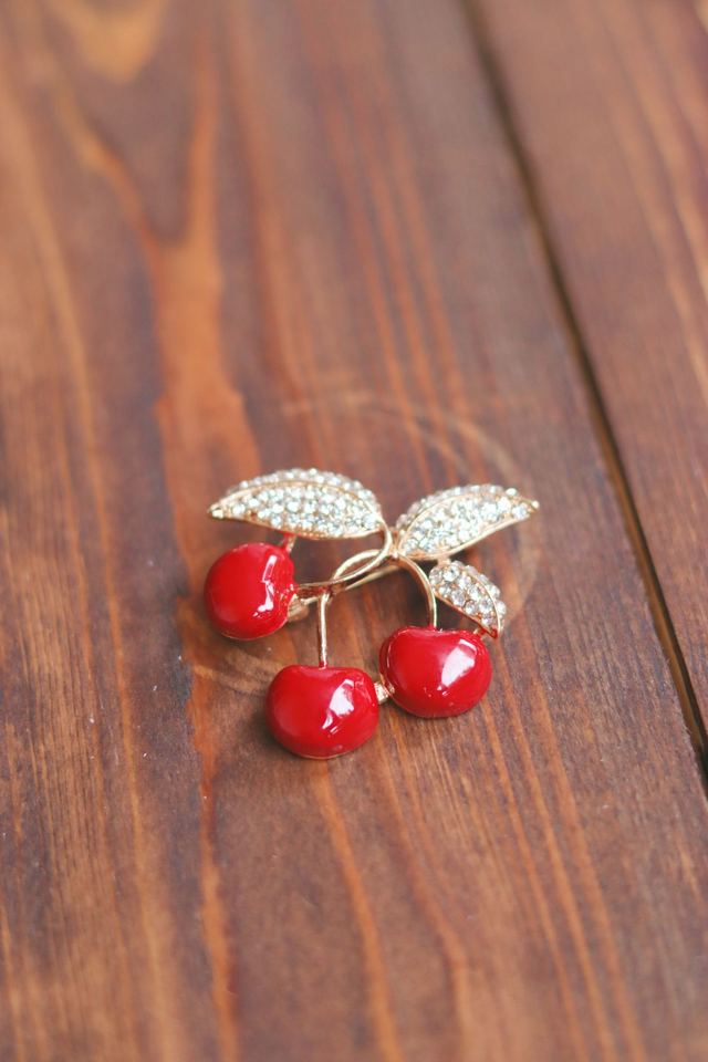 Broches • Strass &amp; cherry
