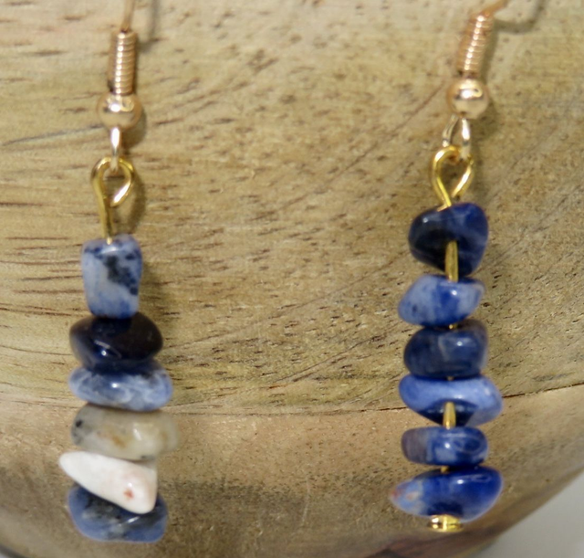 Boucle d'oreille pendante en Sodalite