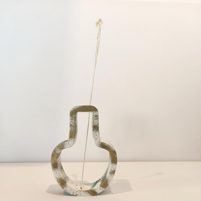 Vase déco “Épure” – design ajouré et fleurs séchées  