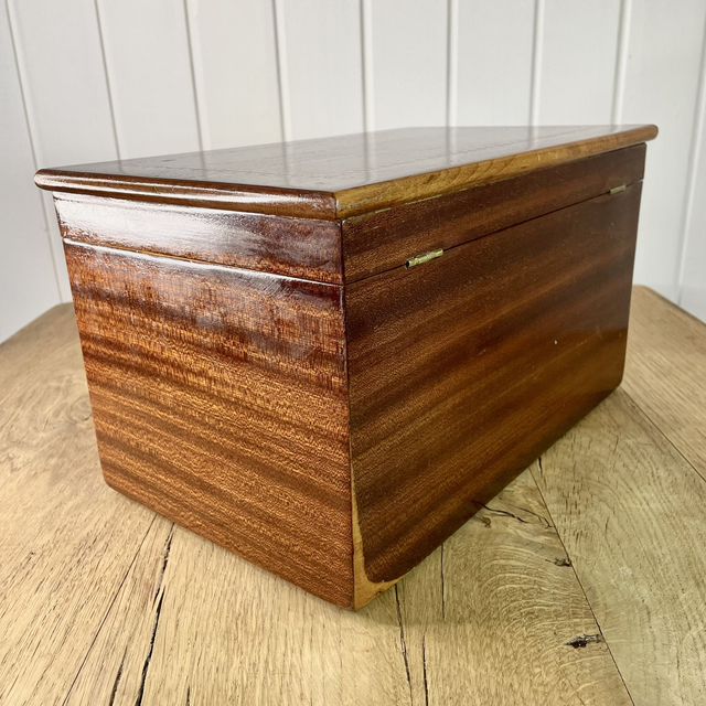 Grande boîte en bois Marqueterie sur couvercle