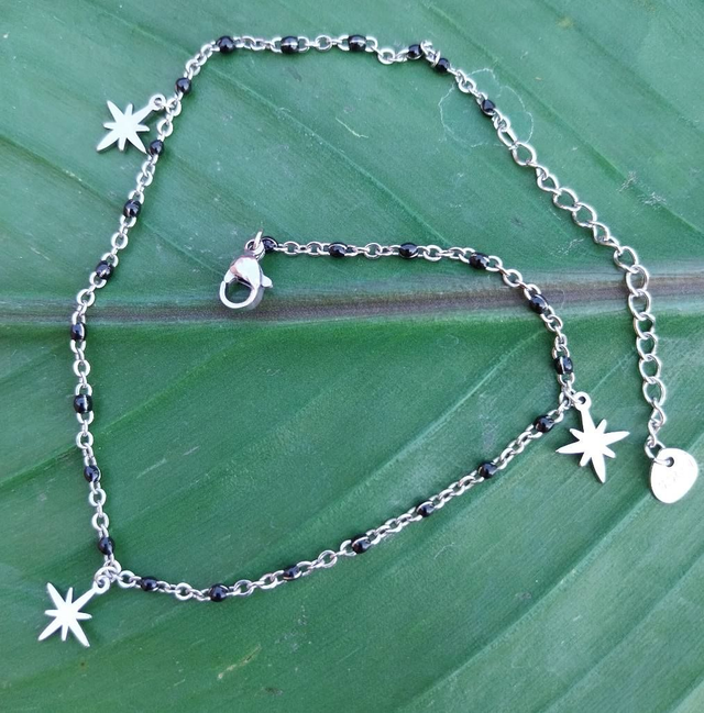 ✨Bracelet de cheville chaine argenté perles émaillées noires et étoiles polaires✨(11CHE)