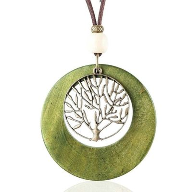 collier avec pendentif en bois arbre de vie couleur vert