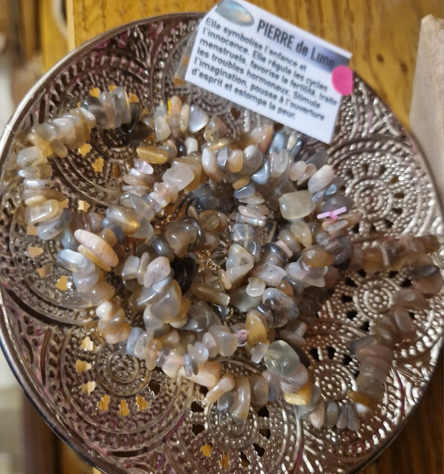 Pierre de lune grise