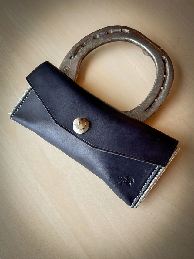 Etui &quot;Écrin Nomade – Brume d’Argent &quot;