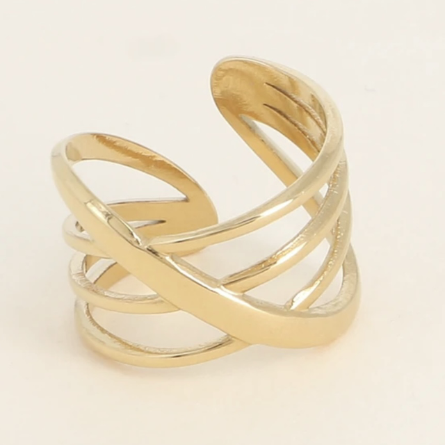 Bague dorée entrelacée 