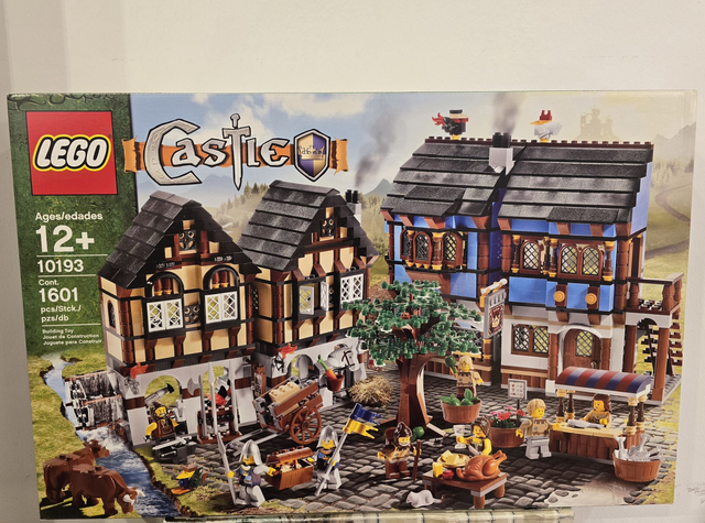 LEGO 10193 Castle Mittelalterliches Marktdorf