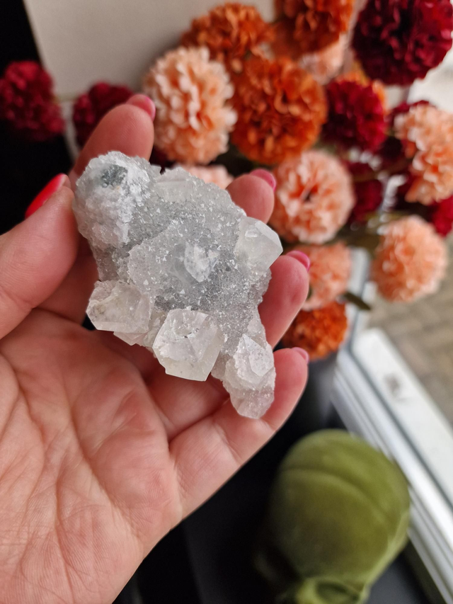 Apophylite cluster 