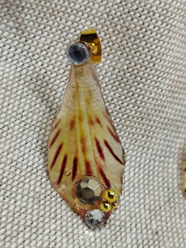 Boucles d'oreilles Théa en fleurs résinées coloris ocre