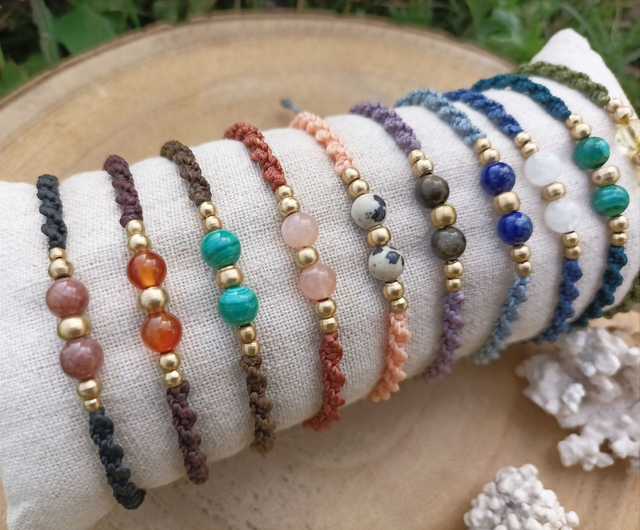 Bracelet fin laiton doré ~ Pierre naturelle & coloris au choix