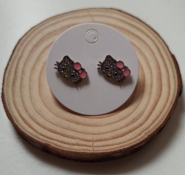 Hello Kitty - Boucle d&#039;oreille strass 