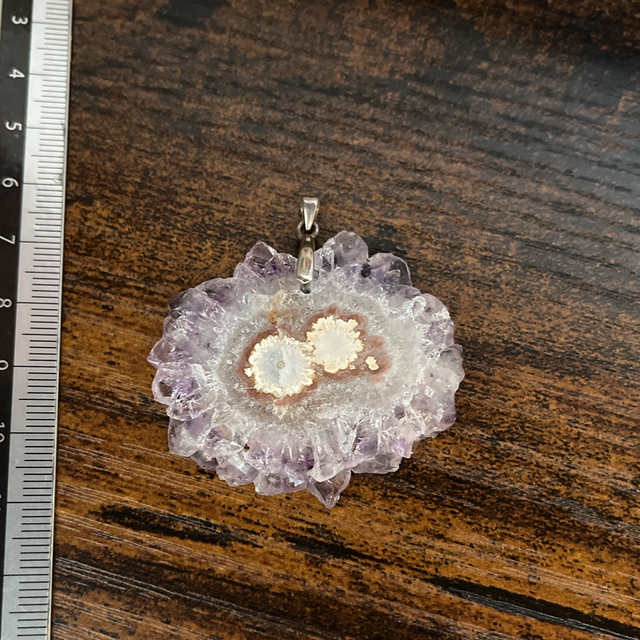 Pendentif en Tranche d’Améthyste et bélière argent 