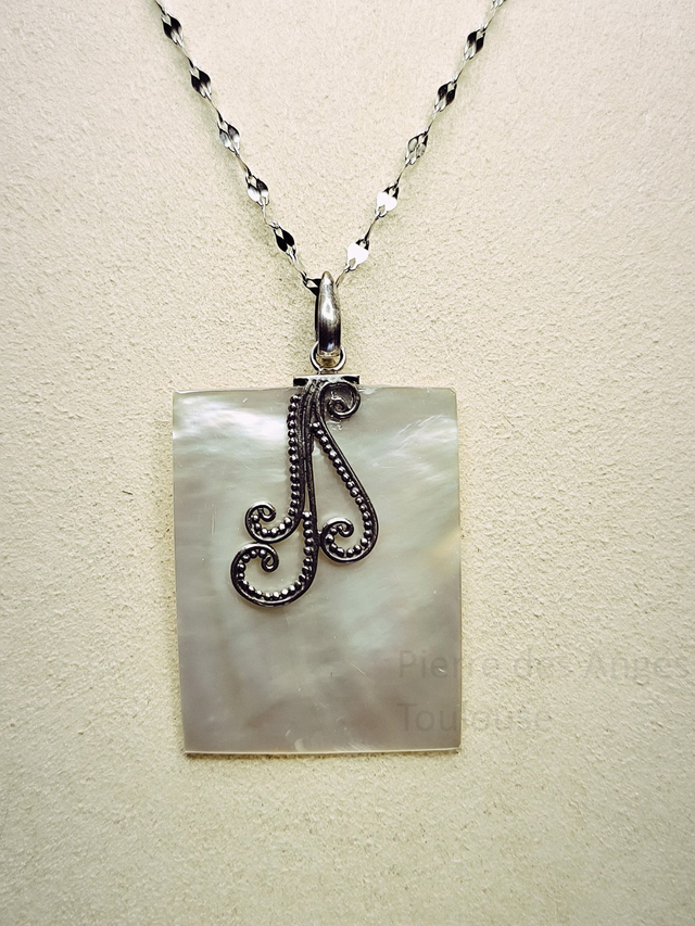 Pendentif Nacre Blanche