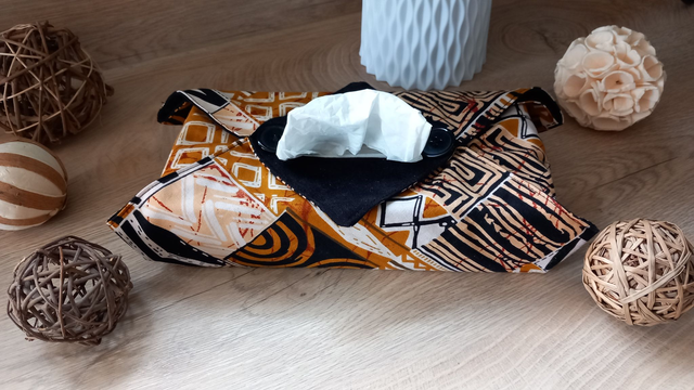 Boite à mouchoirs &quot;wax&quot;