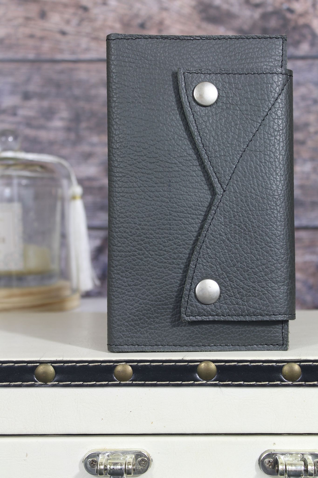 Portefeuille cuir vachette grainé gris couture apparente fil noir