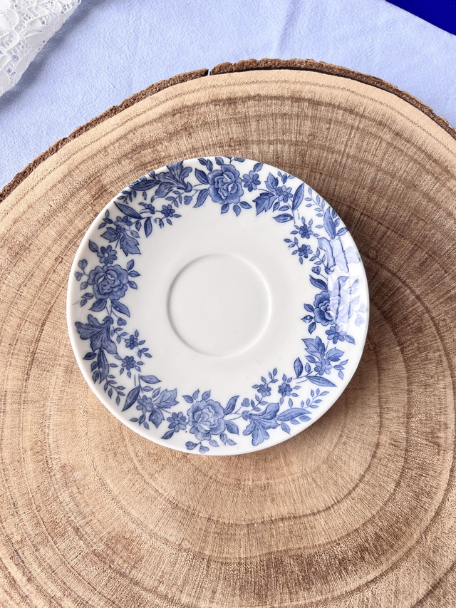 💙 Sous tasse - en porcelaine "frise fleurie bleue"