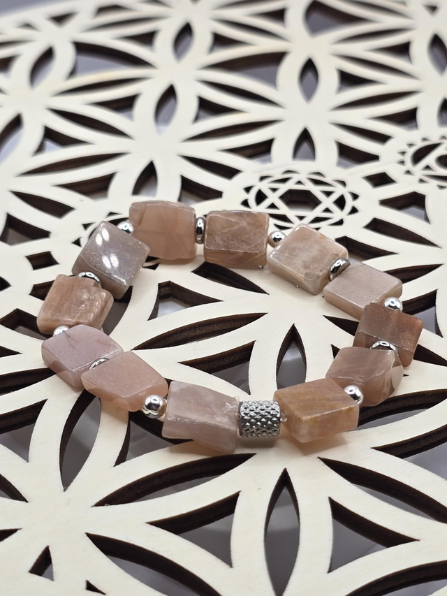 Bracelet Pierre de lune orangée carrée