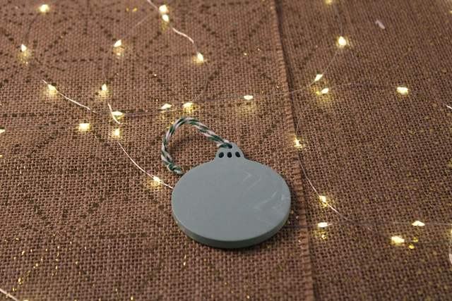 Les suspensions boule (personnalisable sur demande: prénom, mot..)