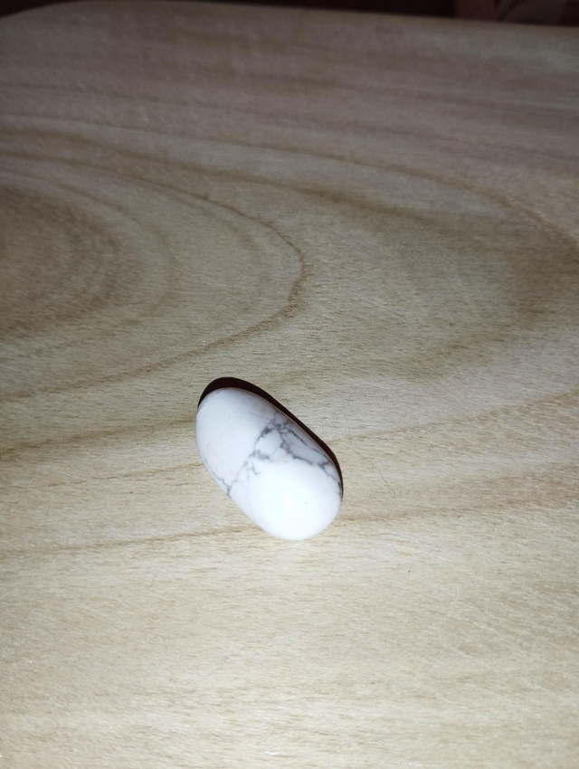 Howlite pierre roulée 