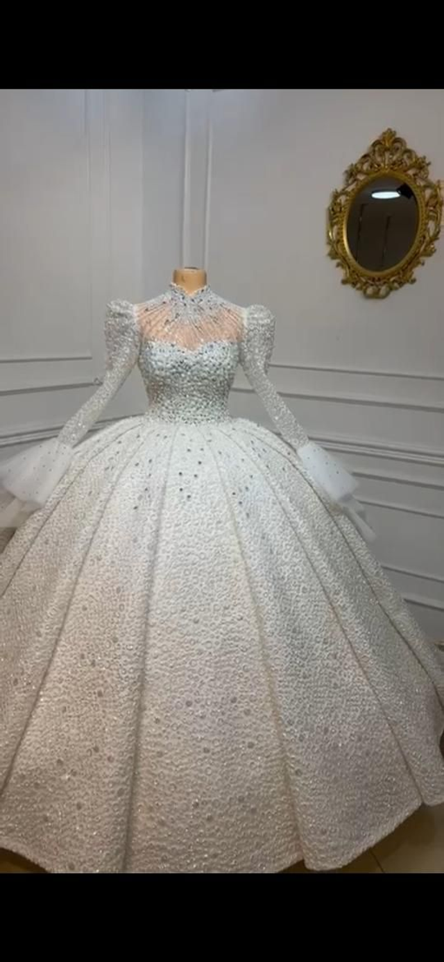 Robe de Mariée Princesse Luxury Col Bijou Manches longues / Réf : RMP66