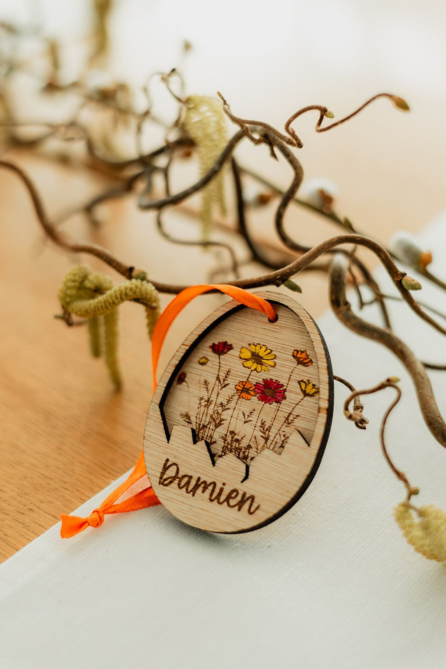 🎨 Œuf de Pâques - Coquille cassée fleurie