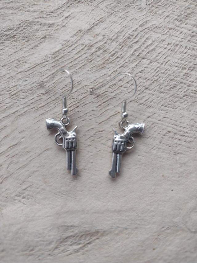 Gun silver earrings 