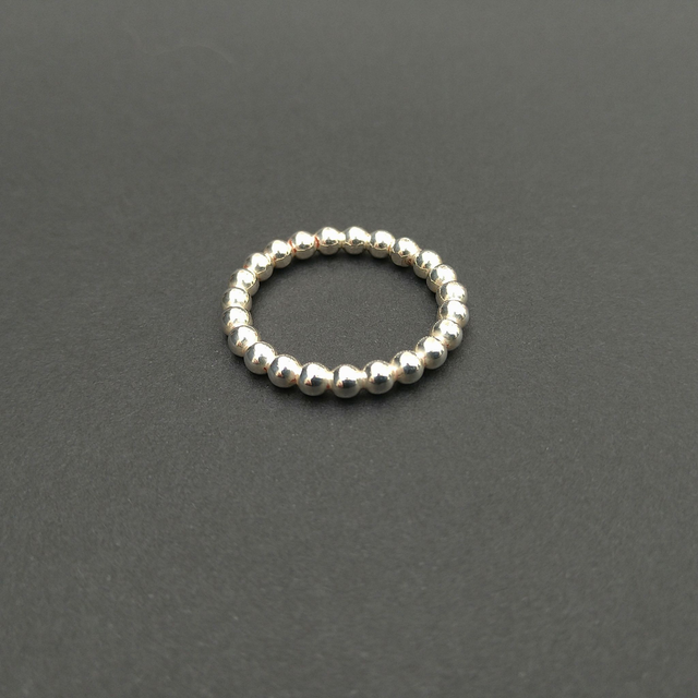 Zilveren pareldraad ring
