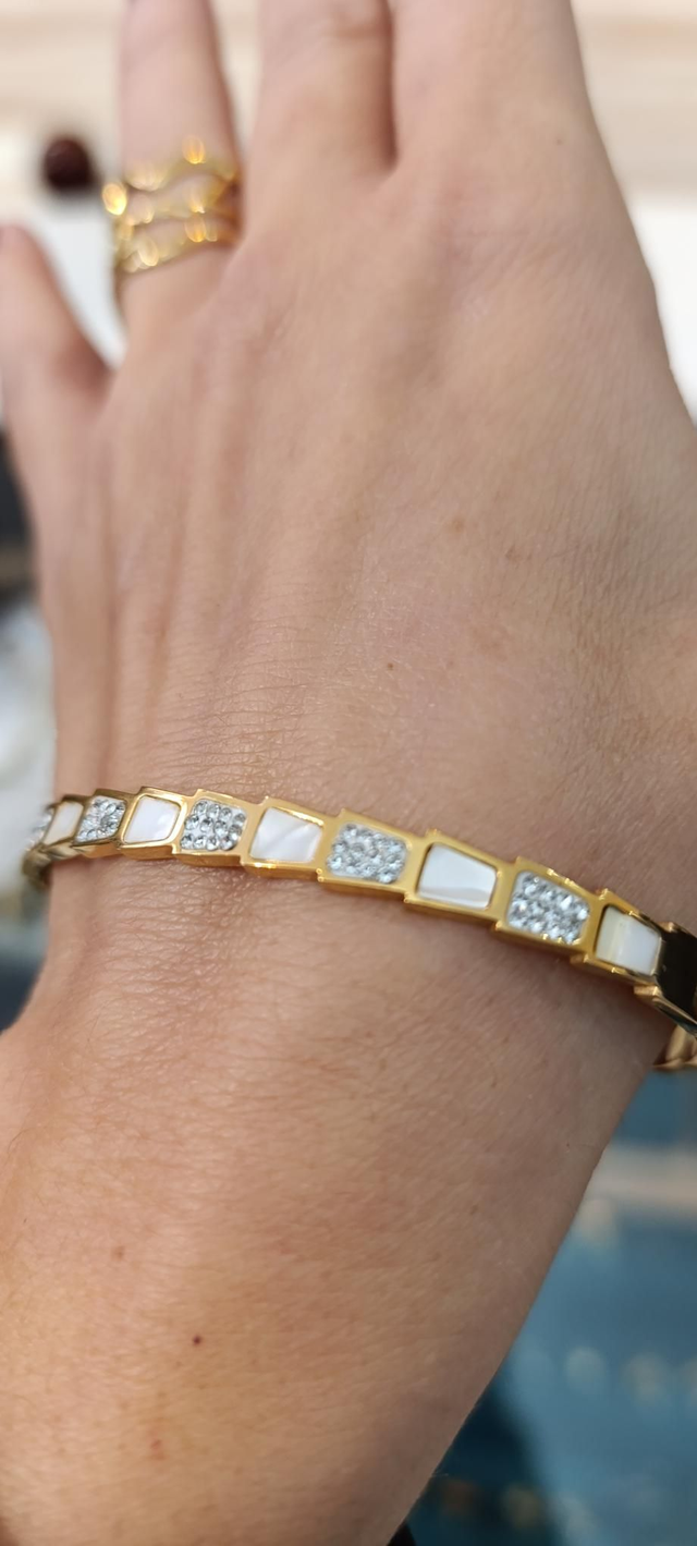 Pulsera rígida con apertura circonitas y nacar