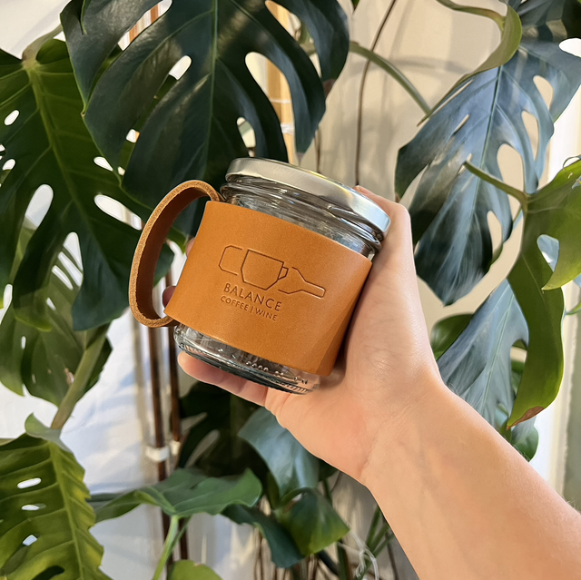 Hrnek BALANCE TO GO - Atelier Zakovsky (větší, s ouškem)