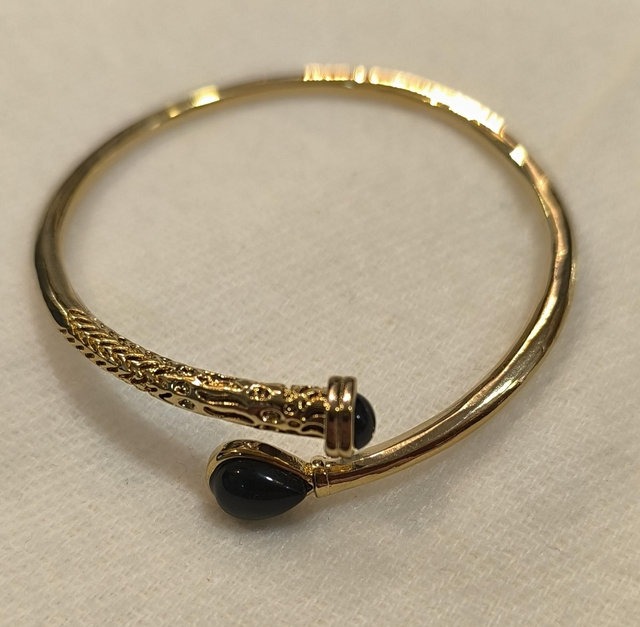 Vangovango croisé noir modèle 2