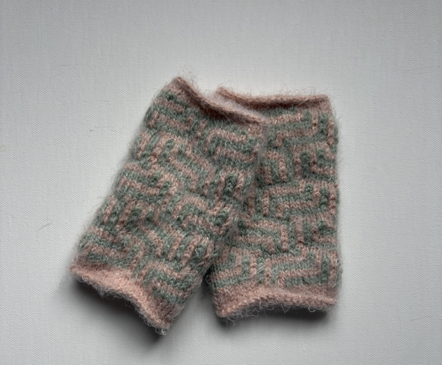 Mitaines rose et vert pâle