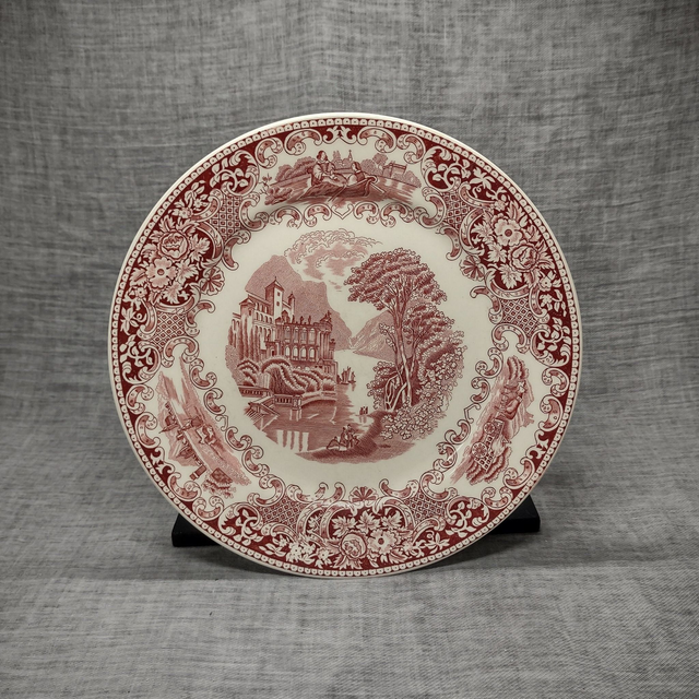 Petrus Regout | Dinerbord Plat bord (diameter 23,5 cm | hoogte 2,0 cm) met ‘Castillo’ motief in roze kleur | Vintage