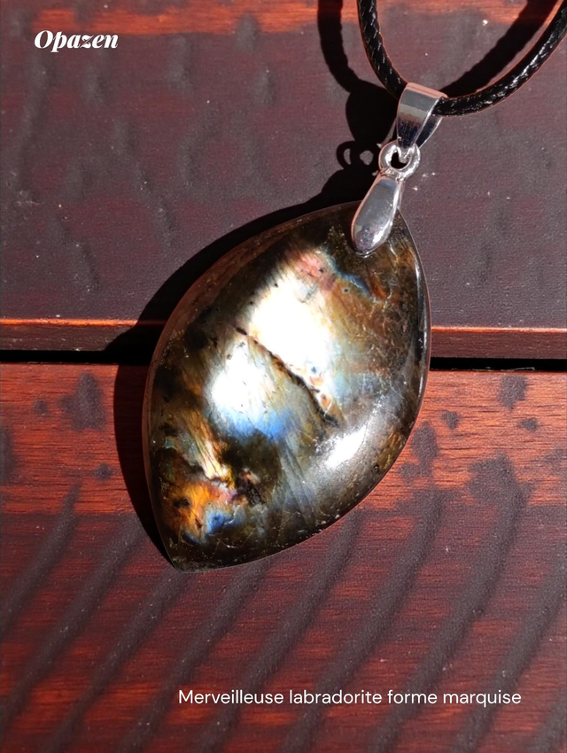 Labradorite extra noire reflets feu