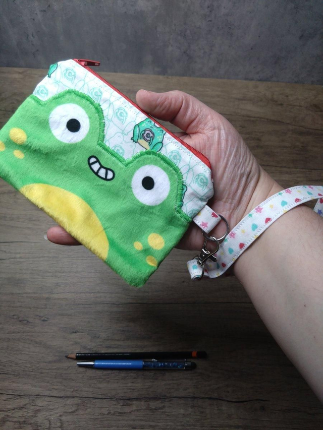Frog zip purse with wrist strap