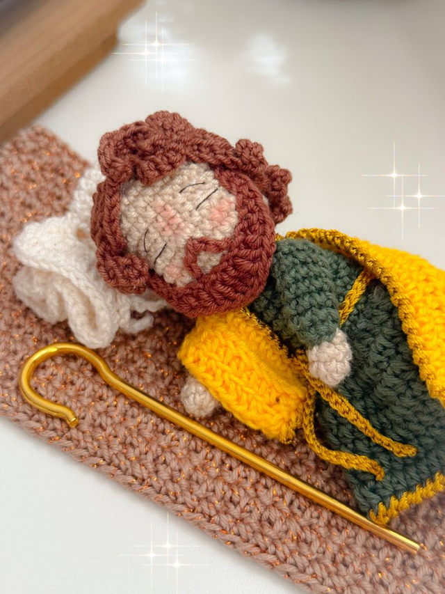 Boneco Amigurumi São José Dormindo