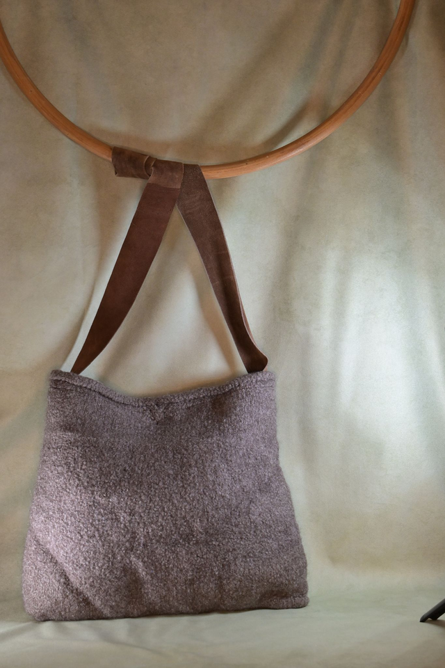 Strickgefilzte Tasche in der Farbe Cappucino