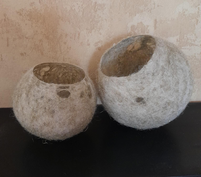 Felt ball lamp and tea light candle