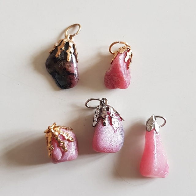 Rhodonite / pierre semi-précieuse