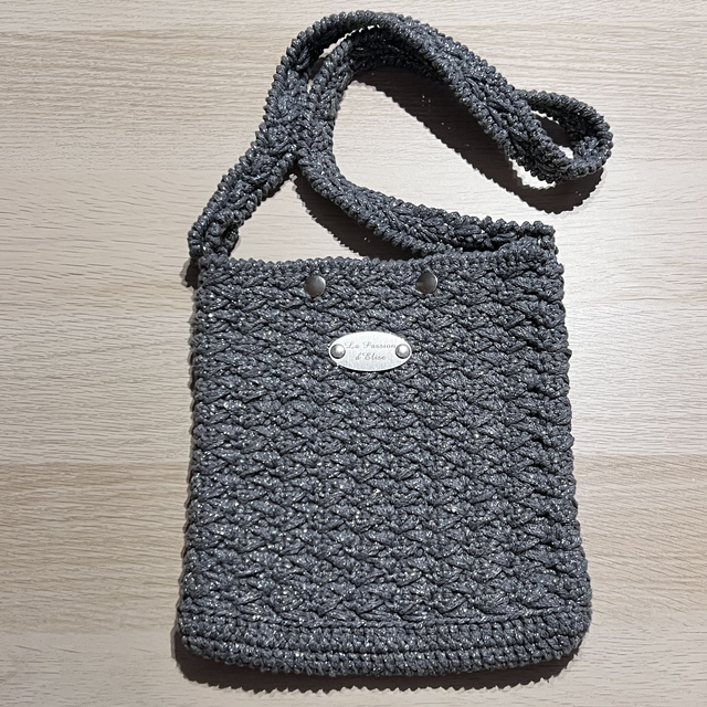 Sac à main gris métallisé argent