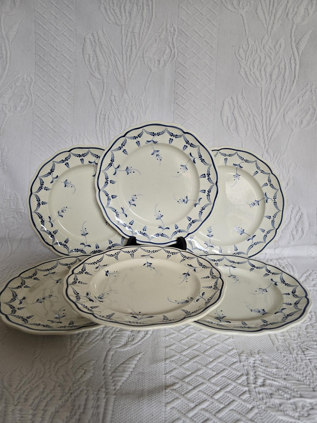 Assiettes plates terre de fer Toy et Leveillé 