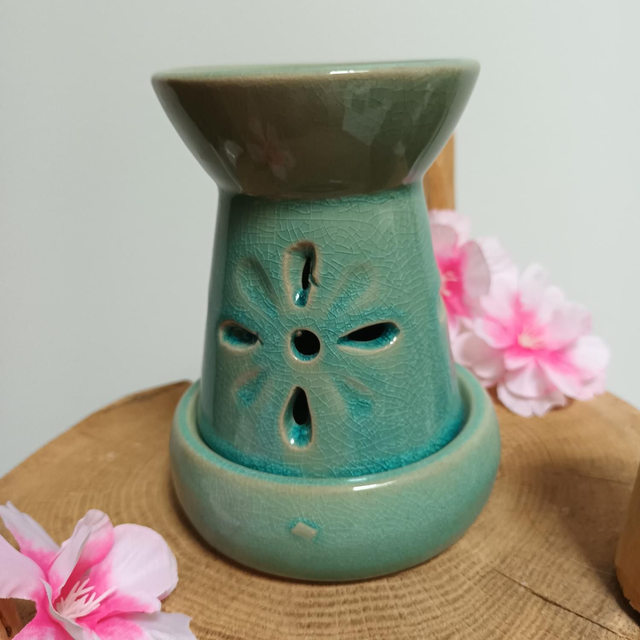 Brûle-parfum découpes florales - vert