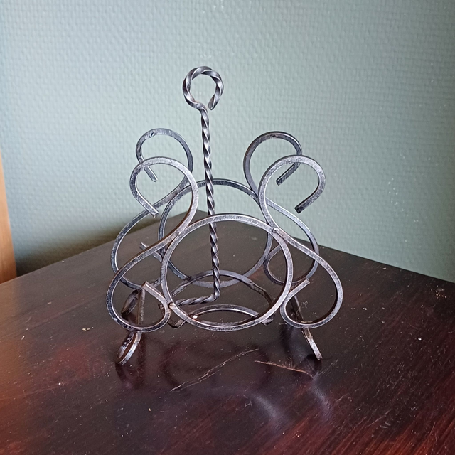 Made in Holland | Servethouder Handgemaakt Gedraaid metaal Gescheiden vakken (breedte 12,0 cm | hoogte 14,0 cm | diepte 7,5 cm) | Vintage